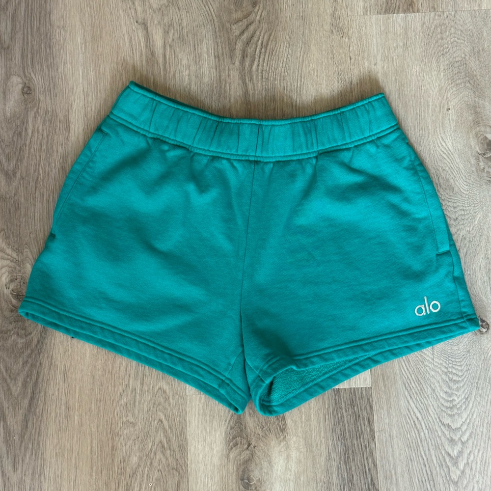 alo - accolade short - spruce green